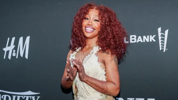 Warna rambut merah di kulit sawo matang. Warna rambut merah di kulit sawo matang.