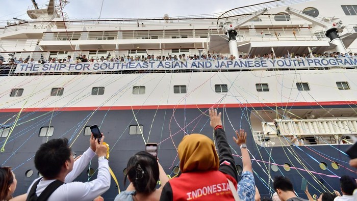 Menpora Lepas delegasi Indonesia di 48th The Ship for Southeast Asian and Japanese Youth Program.