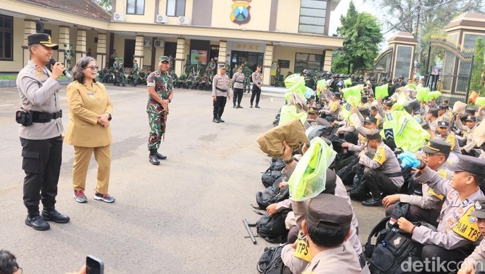 Apel pengamanan Pilkada 2024 di Polres Kediri Kota.
