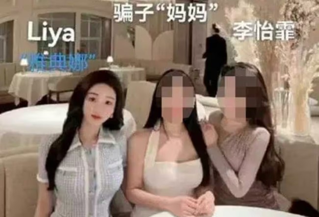 Selagi itu, percakapan antara Liya dan ibu sahabatnya beredar di media sosial. Dikatakan jika ibu tersebut sempat berhasil menghubungi Liya.Dilaporkan Ibu sahabat Liya yang bernama Li awalnya mencoba menghubungi wanita tersebut karena anaknya putus dengan pacarnya. Foto: Dok. Weibo Liya