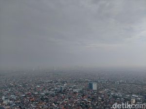 Surabaya Diprediksi Hujan di Sore dan Malam Hari Rabu 4 Desember 2024