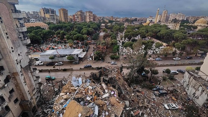 Serangan udara Israel menghancurkan infrastruktur di selatan Beirut. Memperburuk ketegangan antara Hizbullah dan Israel.