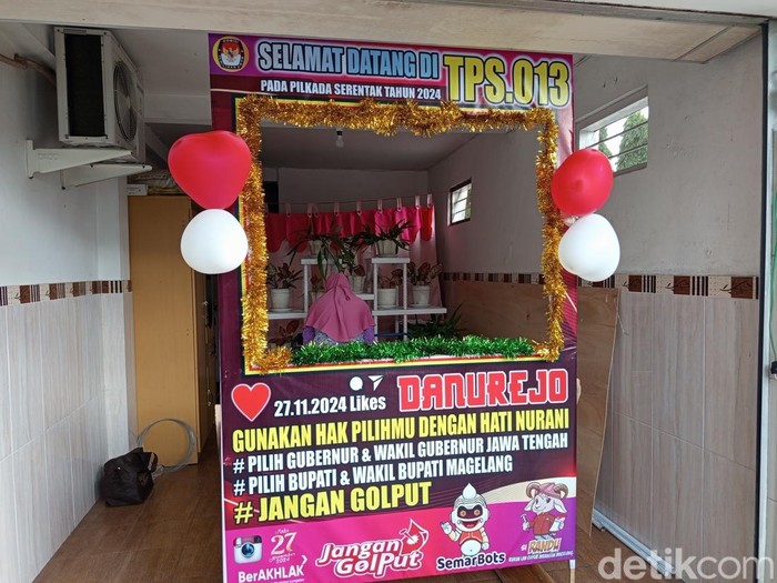 Bilik foto lomba selfie di TPS 013 Danurejo, Mertoyudan, Kabupaten Magelang, Selasa (26/11/2024).