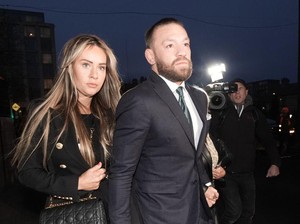 Tunangan Conor McGregor Buka Suara Terkait Skandal Pemerkosaan Bintang MMA