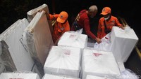 Logistik ini didistribusikan karena Pilkada akan digelar Rabu besok.