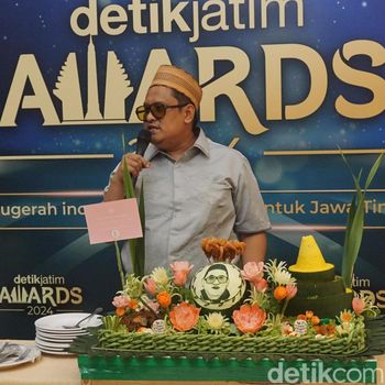 Haji Her Mendapat Kejutan di Hari Ulang Tahunnya