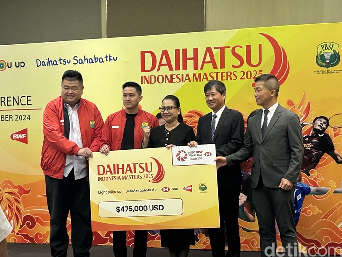 Indonesia Masters 2025 akan digelar di Istora Gelora Bung Karno (GBK) pada pertengahan bulan Januari 2025. Total hadiah edisi kali ini mengalami kenaikan menjadi 475 ribu dolar AS atau sekitar Rp 7,6 miliar.
