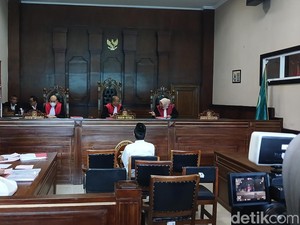 Eks OB Inul Daratista Dituntut 2 Tahun 6 Bulan Soal Kasus Pencurian Mobil-Laptop