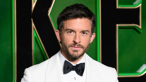 Potret Jonathan Bailey, Sang Pangeran Pencuri Hati di Film Wicked
