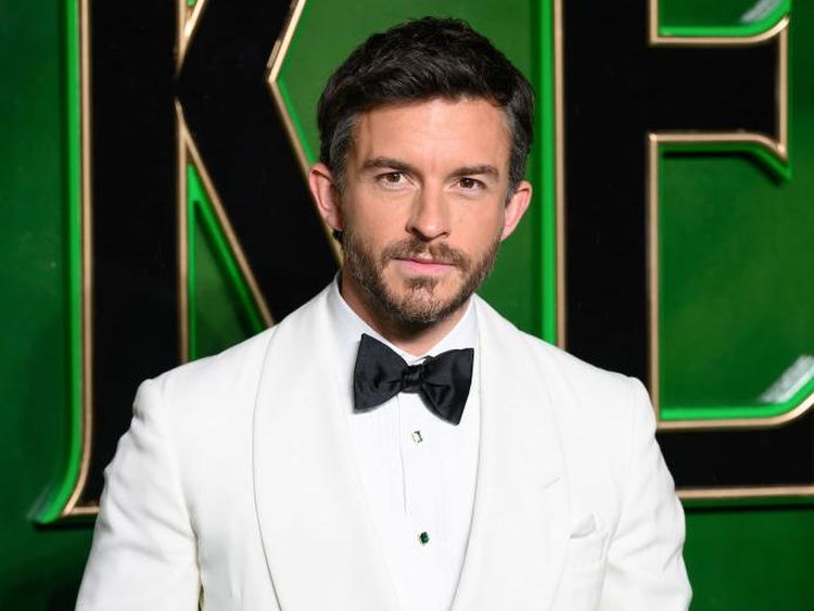 Potret Jonathan Bailey, Sang Pangeran Pencuri Hati di Film Wicked