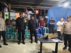 Malam-malam Kapolres dan Pejabat Polda Riau Cek Kesiapan TPS di Inhu