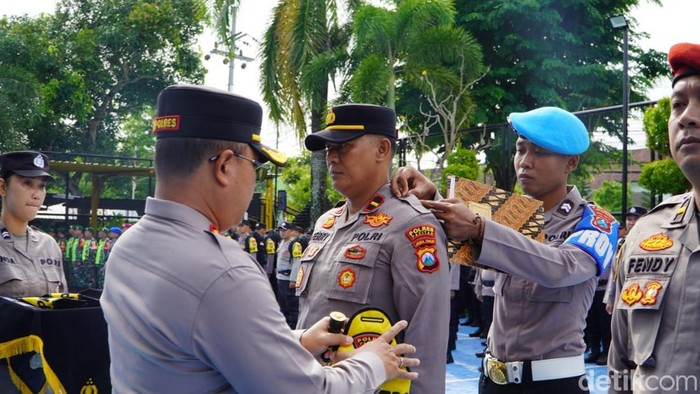 Kapolres Pacitan berangkatkan personel untuk pengamanan Pilkada