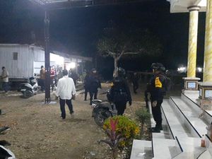 Brimob Dikerahkan Tangkap Pria Bawa Sajam yang Bikin Onar di Sampang