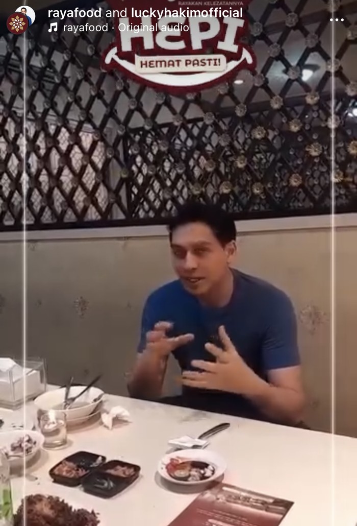 Keseruan Lucky Hakim Saat Cicip Durian hingga Santap Nasi Padang