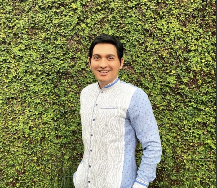 Keseruan Lucky Hakim Saat Cicip Durian hingga Santap Nasi Padang Keseruan Lucky Hakim Saat Cicip Durian hingga Santap Nasi Padang