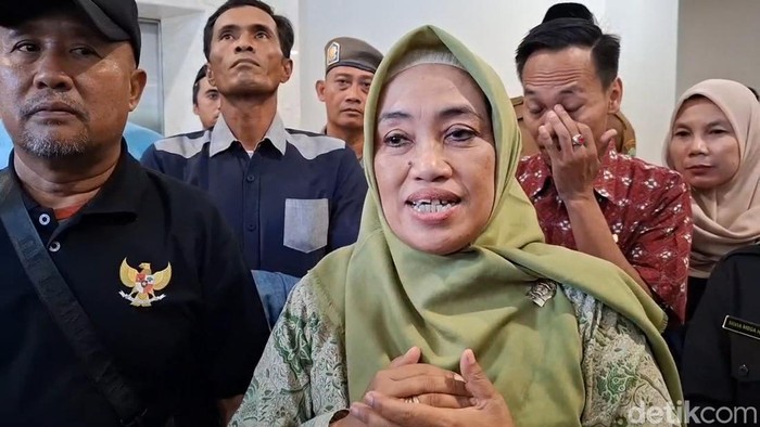 Ketua DPRD Gunungkidul, Endang Sri Sumiyartini saat memberikan keterangan, Selasa (26/11/2024).