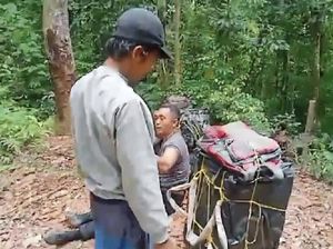 Perjuangan Kirim Logistik Pilkada ke Desa-desa Terpencil di Jambi