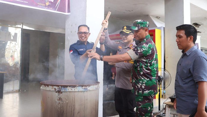 Pembakaran surat suara berlebih di Inhil