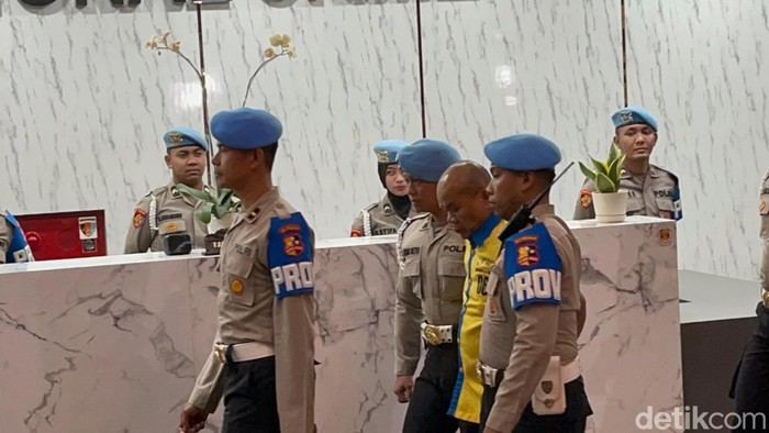 Penampakan AKP Dadang Iskandar Usai Jalani Sidang Etik di Mabes Polri (Foto/Ondang/detikcom)