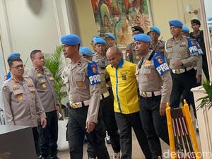 Video: Tampang AKP Dadang dengan Tangan Diborgol Seusai Dipecat Polri