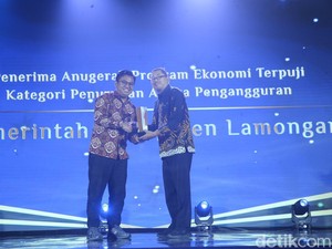 Berhasil Tekan Angka Pengangguran Antar Pemkab Lamongan Raih Penghargaan
