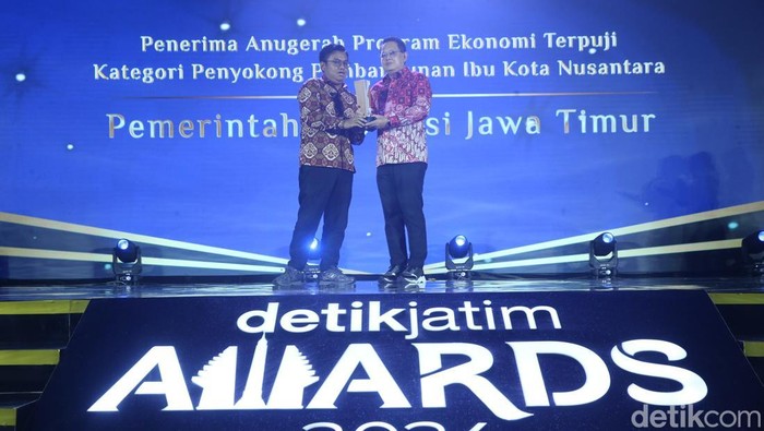 penghargaan untuk instansi anugerah program bisnis terpuji