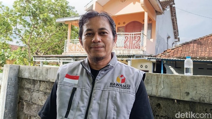 Ketua Bawaslu Sleman Arjuna Al Ichsan Siregar saat ditemui di Kantor Kapanewon Minggir, Selasa sore (26/11/2024).