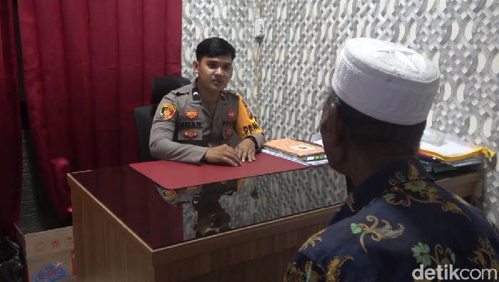 Polisi memeriksa lansia berusia 68 tahun yang memperkosa anak tetangganya sendiri berusia 8 tahun.