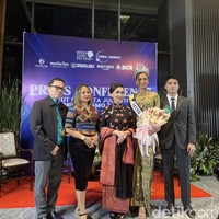 Puteri Indonesia Pariwisata 2024 Ketut Permata Juliastrid berhasil menjadi juara Miss Cosmo 2024. Tata mencatat sejarah kemenangan Indonesia di ajang perdana Miss Cosmo 2024. Foto: Dok. Gresnia/Wolipop.