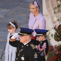 Pangeran Albert ditemani sang istri, Putri Charlene dan kedua anak kembar mereka, Gabriella Therese Marie Grimaldi dan Jacques Honore Rainier Grimaldi. Foto: dok. Instagram @palaisprincierdemonaco