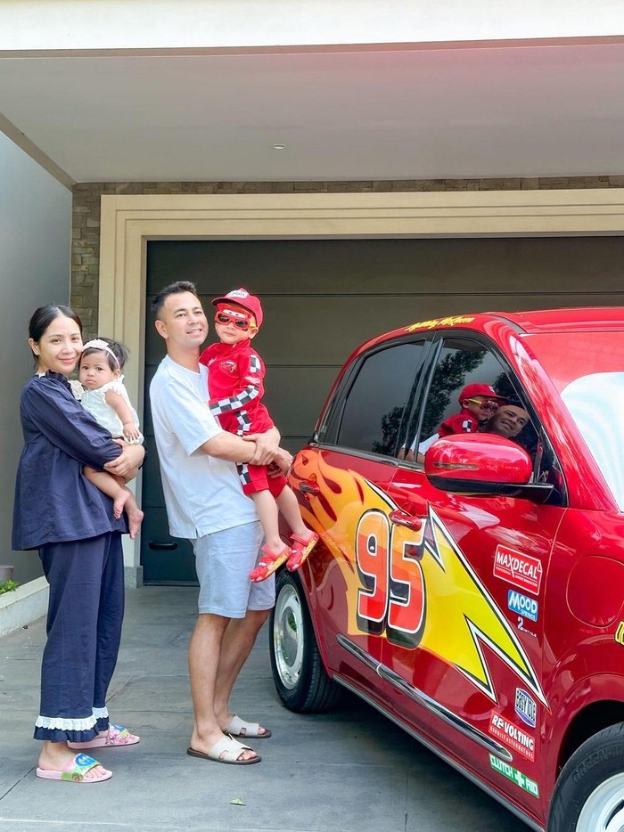 Raffi Ahmad dan Nagita Slavina Raffi Ahmad dan Nagita Slavina