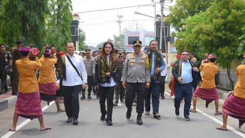 Rombongan Komisi III DPR RI saat tiba di Mapolda NTB, Selasa (26/11/2024). (Helmy Akbar/detikBali)