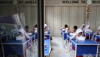 Uji coba program makan siang bergizi dilakukan di SDS Angkasa 5 Lanud Halim Perdanakusuma, Jakarta, Selasa (26/11/2024). 
