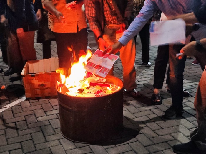 Surat suara rusak dibakar
