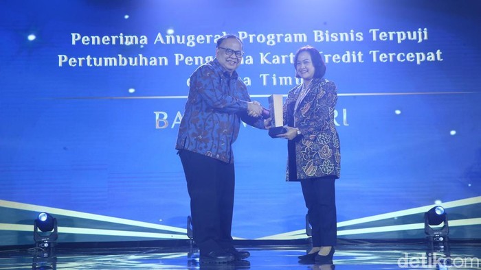 Theresia Pratiwi Hastari, Regional Transaction and Consumer Head (RTCH) Bank Mandiri Region VIII/Jawa 3.