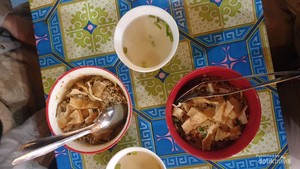Demam Kuliner Mie Pedas Kekinian di Bandung