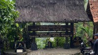 jalan menuju desa cireundeu