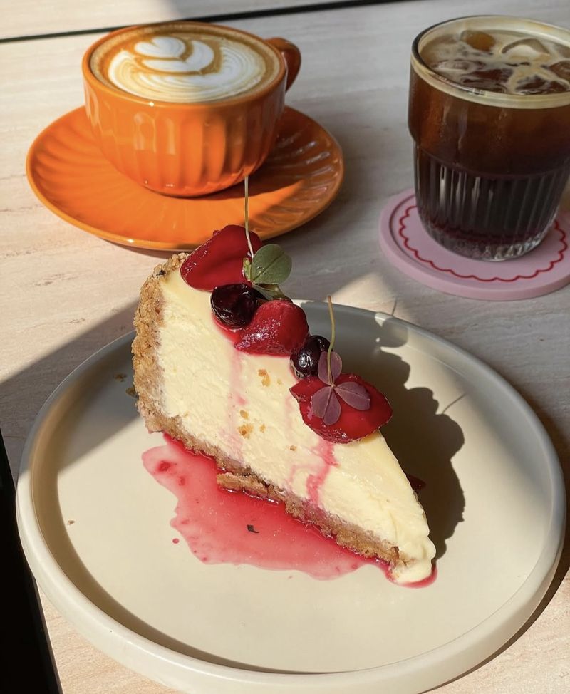5 Kafe Instagramable di Puri Ini Punya Cheesecake hingga Gelato Enak