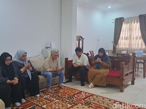 Amri Arsyid Minta Restu ke Ibunda, Ngaku Deg-degan Jelang Pencoblosan
