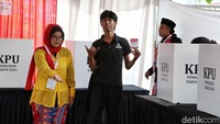 Sebelumnya, KPU DKI menetapkan pemungutan suara Pilkada DKI Jakarta pada 27 November 2024 di 14.835 tempat pemungutan suara (TPS). 