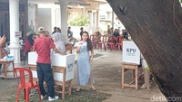 Semoga Depok lebih maju, bisa lebih baik, di manapun itu pasti pengin semua tempat dan daerahnya lebih baik. Siapapun pemimpinnya yang menang nanti ya semoga ada perubahan lebih baik buat Depok, harap Ayu Ting Ting. Foto: Febri/detikHOT