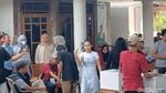 Ayu Ting Ting Anti-Golput, Semringah Pamer Kelingking Bertinta
