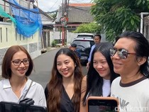 Bimbim Slank Temani Anak ke-2 Nyoblos Perdana
