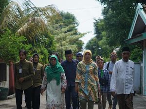 Nyoblos di TPS 2 Sidowayah, Mbak Vivit Optimistis Menang di Pilkada Rembang