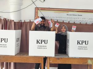 Tak Jadi di Banda Aceh, Cagub Mualem Nyoblos di Kampung Halaman