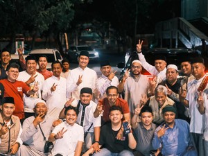 Seto Salat Subuh-Sarapan Bareng Timses Sebelum Nyoblos di Pilkada Makassar