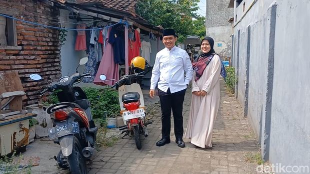 Cawali Adi Wibowo nyoblos besama istrinya