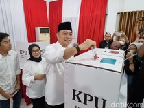 Eri Cahyadi Tumbangkan Kotak Kosong di TPS Dirinya Nyoblos
