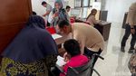 Ratusan warga Liponsos Keputih Nyoblos Pilkada 2024