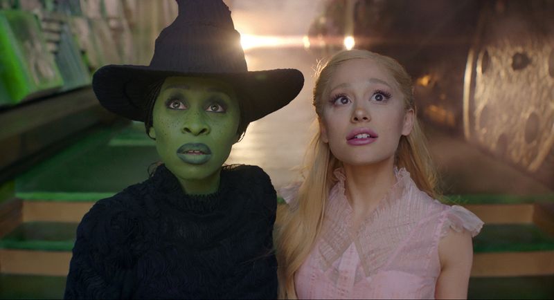 Cynthia Erivo, kiri, dan Ariana Grande menghadiri pemutaran perdana 